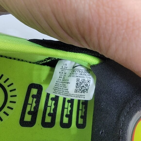 Nike LeBron 18 GS ' Sz 5.5Y Unisex Kids SHOES Black Crimson Volt CW2760-009 New - Picture 4 of 7